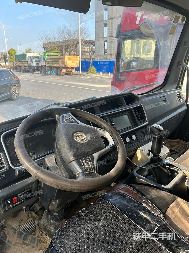 驾驶室操作台（设备外观及核心部件）