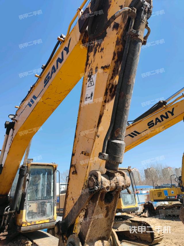 小臂整體左后（工作和回轉(zhuǎn)裝置）