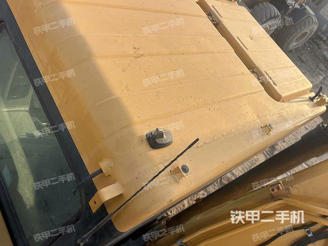 驾驶室顶部（整机外观）