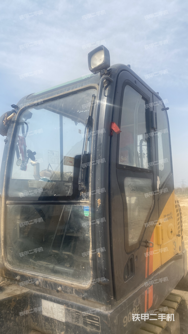 驾驶室整体（整机外观）