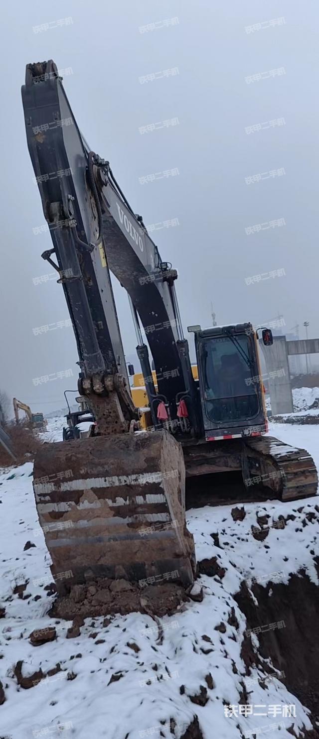 沃尔沃EC250D挖掘机
