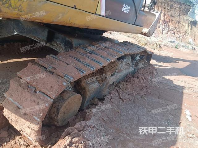 右側(cè)履帶整體(行走機(jī)構(gòu)) 右側(cè)履帶整體(行走機(jī)構(gòu))