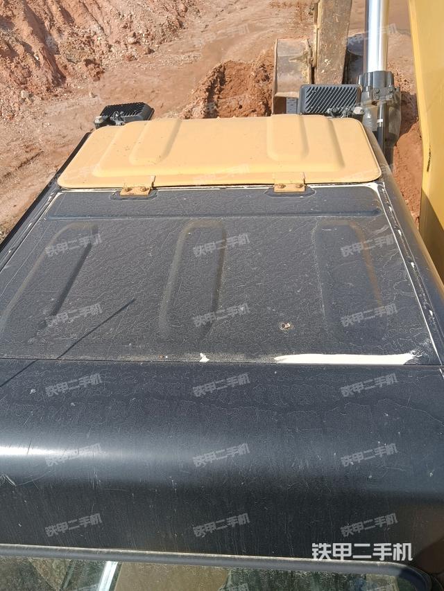 駕駛室頂部俯視(上車(chē)部件) 駕駛室頂部俯視(上車(chē)部件)