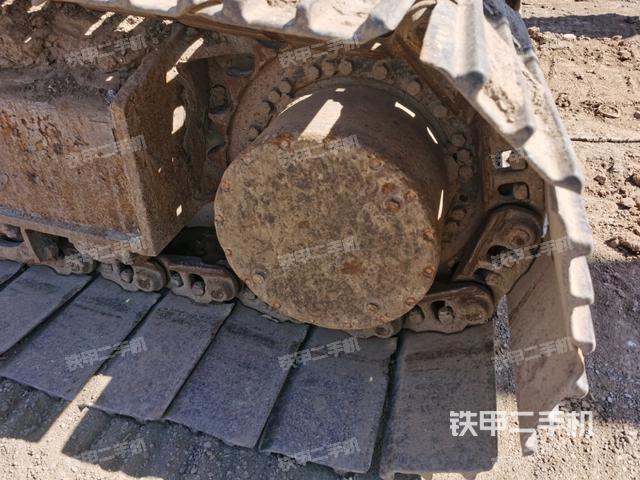 右驅(qū)動輪（行走機(jī)構(gòu)）