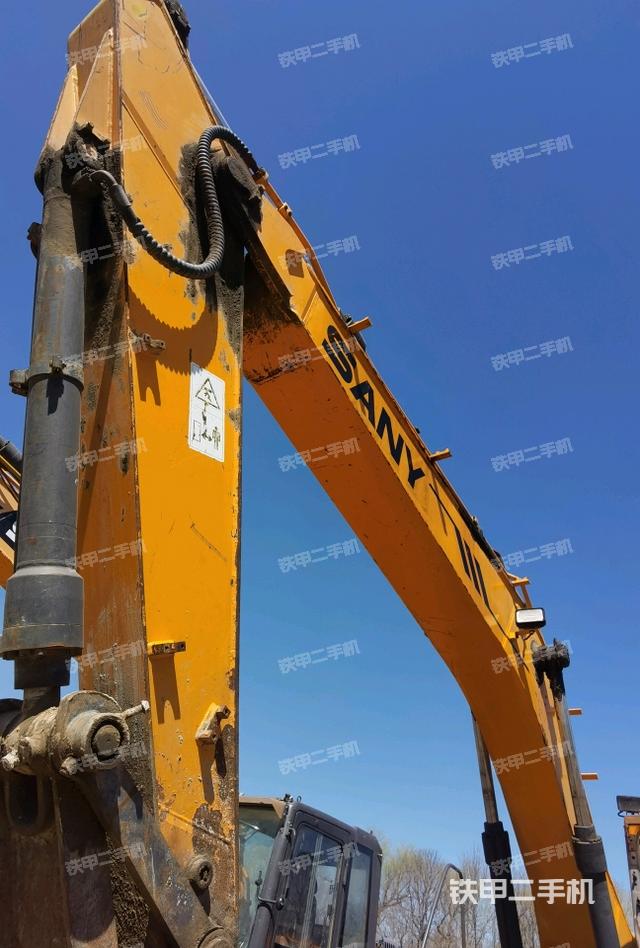 小臂整體左后(工作和回轉(zhuǎn)裝置) 小臂整體左后(工作和回轉(zhuǎn)裝置)