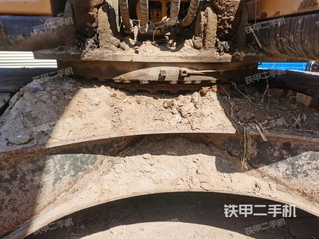 轉(zhuǎn)盤和下車架正前（工作和回轉(zhuǎn)裝置）