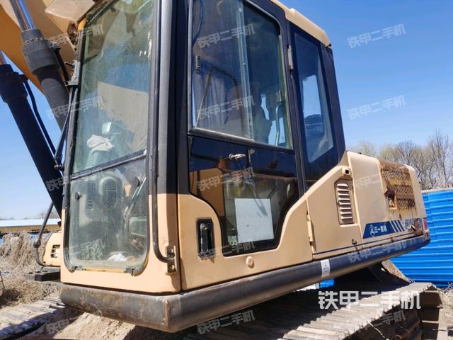 駕駛室左前45度（駕駛室部分）