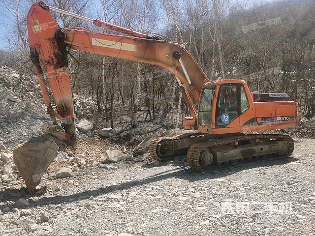 斗山DH300LC-7挖掘机