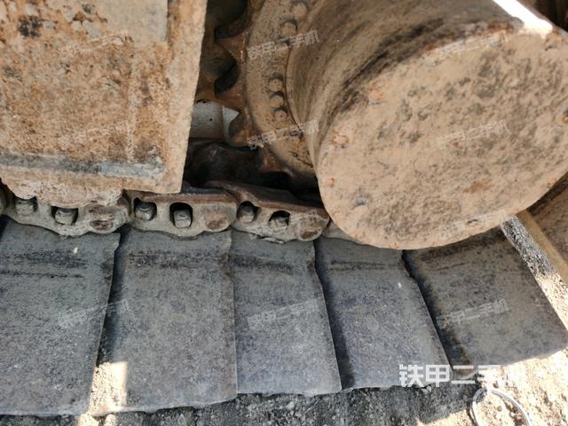 左驅(qū)動輪（行走機(jī)構(gòu)）