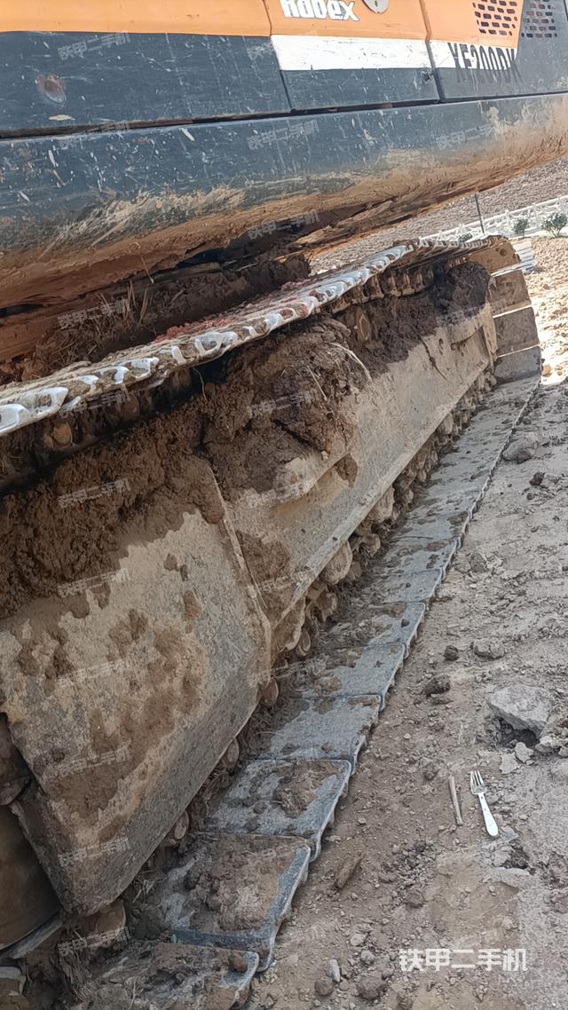 单侧履带整体（整机外观）