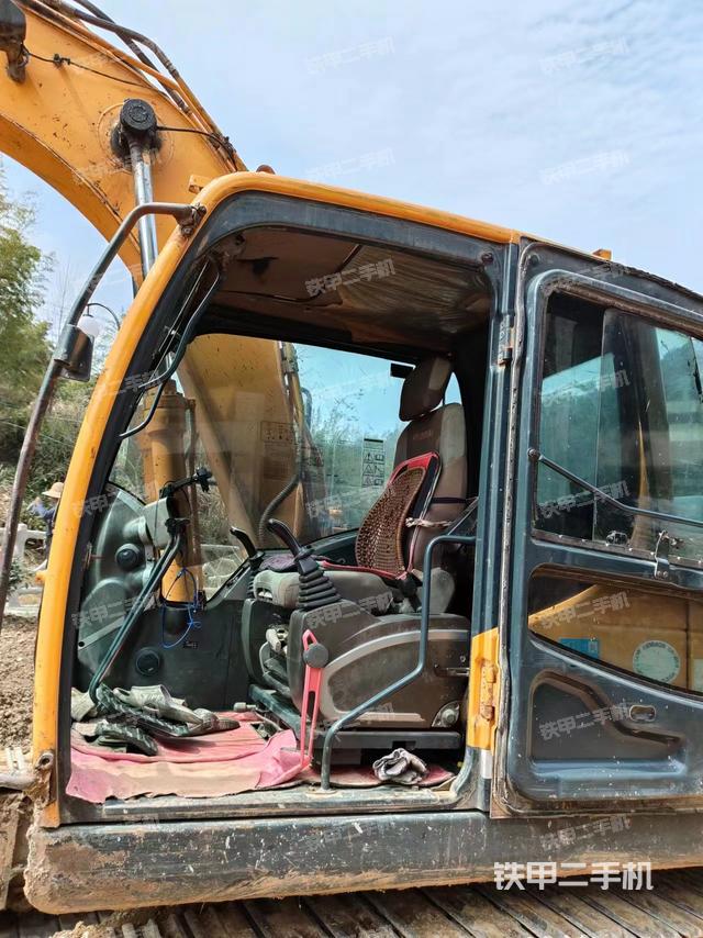 驾驶室整体（整机外观）