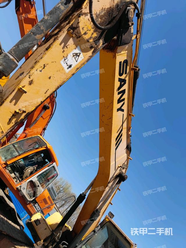 大臂油缸整體?豎拍（工作和回轉(zhuǎn)裝置）