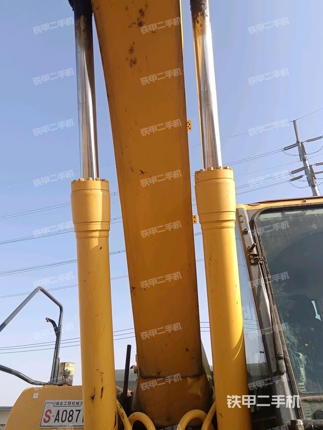 大臂油缸整體?豎拍(工作和回轉裝置) 大臂油缸整體?豎拍(工作和回轉裝置)