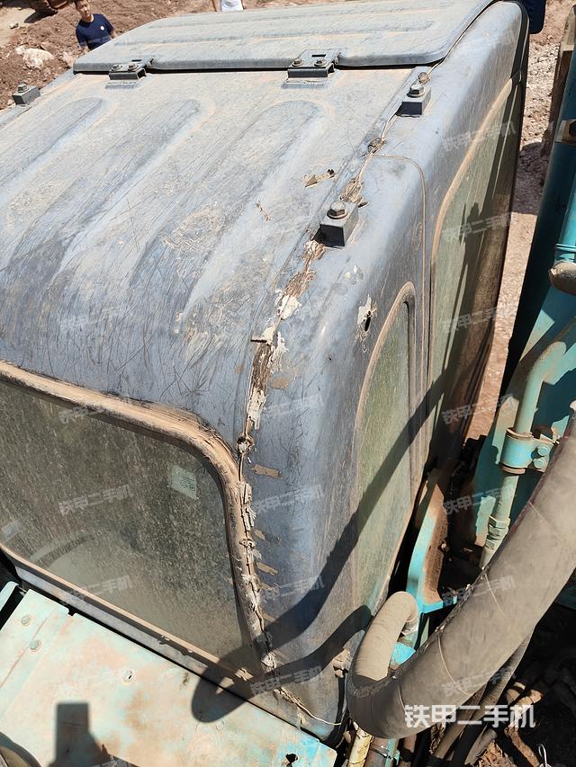 驾驶室顶部（整机外观）