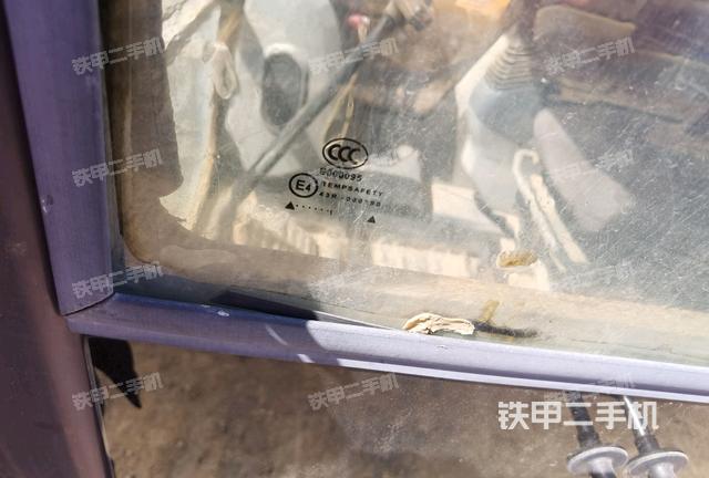 后窗玻璃角標(biāo)(駕駛室部分) 后窗玻璃角標(biāo)(駕駛室部分)