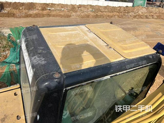 驾驶室顶部（整机外观）