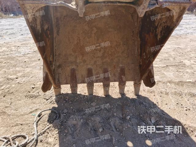 鏟斗右后整體（工作和回轉(zhuǎn)裝置）