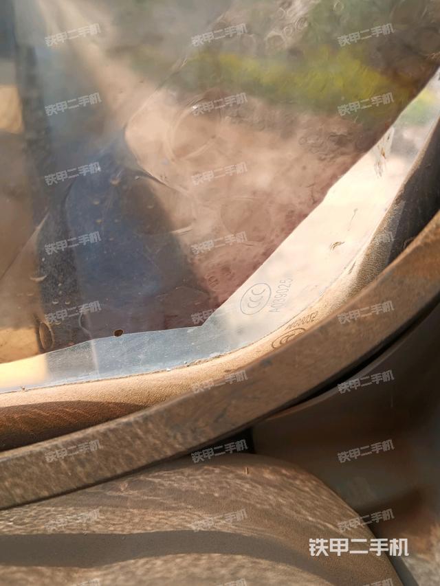 后窗玻璃角标（驾驶室部分）