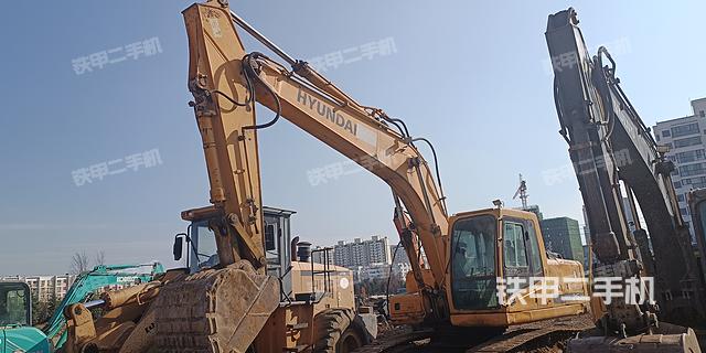现代R215-7C挖掘机