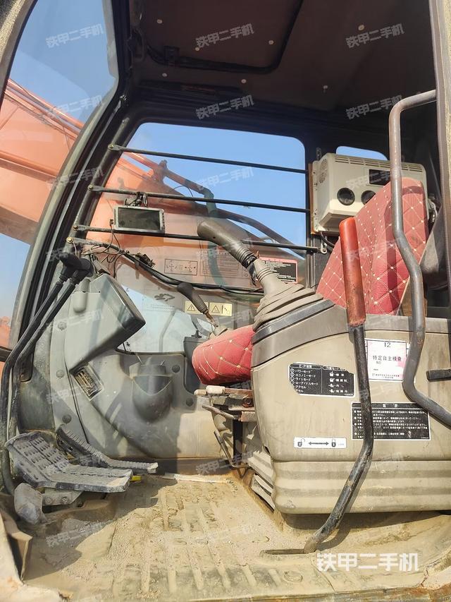 驾驶室整体（整机外观）