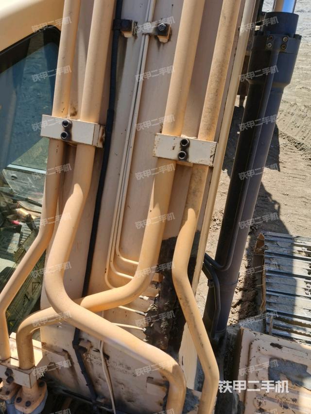 大臂背部俯視（工作和回轉(zhuǎn)裝置）