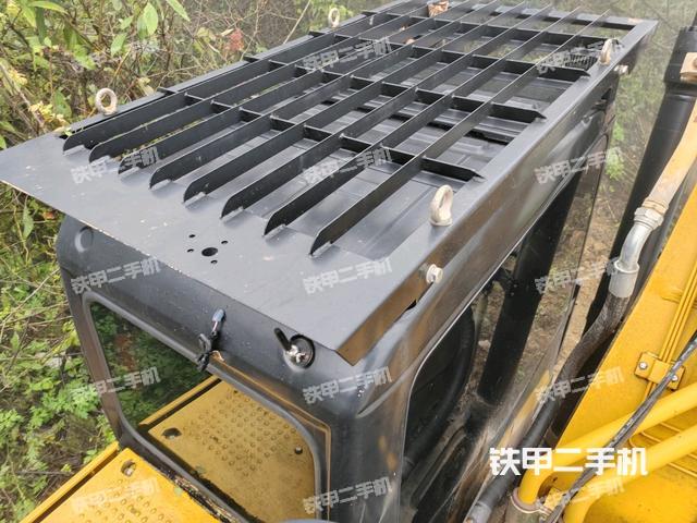 驾驶室顶部（整机外观）