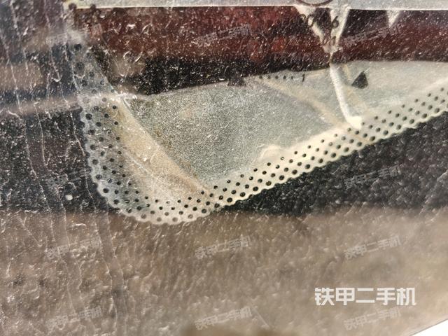 右側(cè)玻璃角標(biāo)(駕駛室部分) 右側(cè)玻璃角標(biāo)(駕駛室部分)