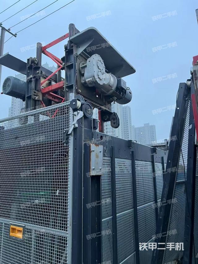 整机右侧（设备外观及核心部件）