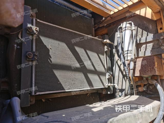 散熱器正面（大件艙室）