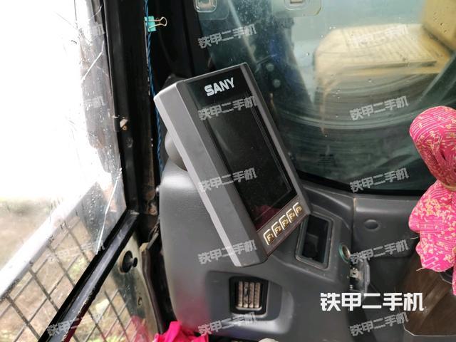 驾驶室整体（整机外观）