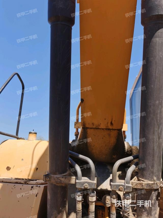 大臂油缸整體?豎拍（工作和回轉(zhuǎn)裝置）