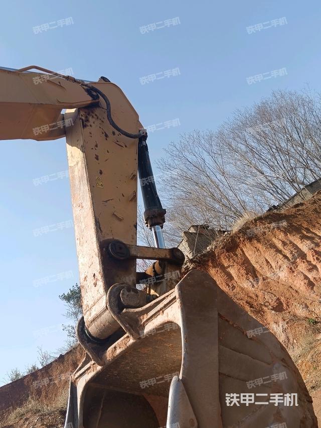 小臂整體左后(工作和回轉(zhuǎn)裝置) 小臂整體左后(工作和回轉(zhuǎn)裝置)