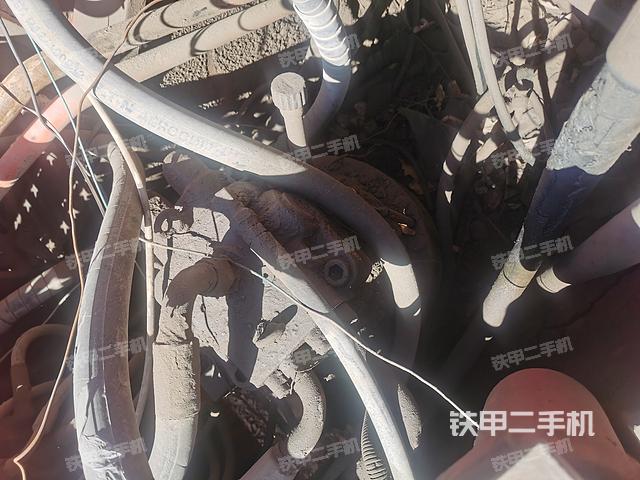 回转马达和主控阀（整机外观）