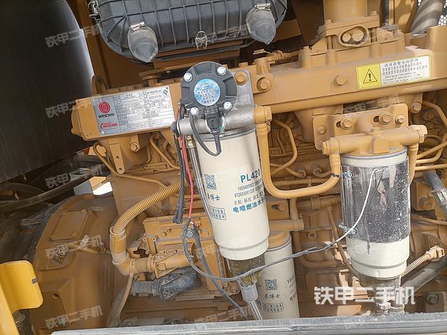 发动机左侧（整机外观及大件）