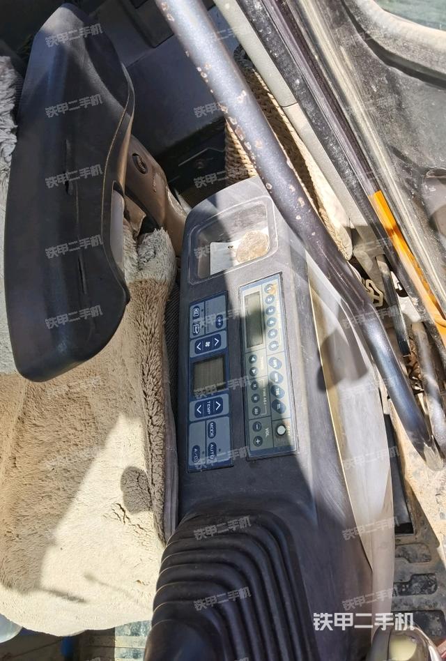 左后方玻璃角標(biāo)（駕駛室部分）