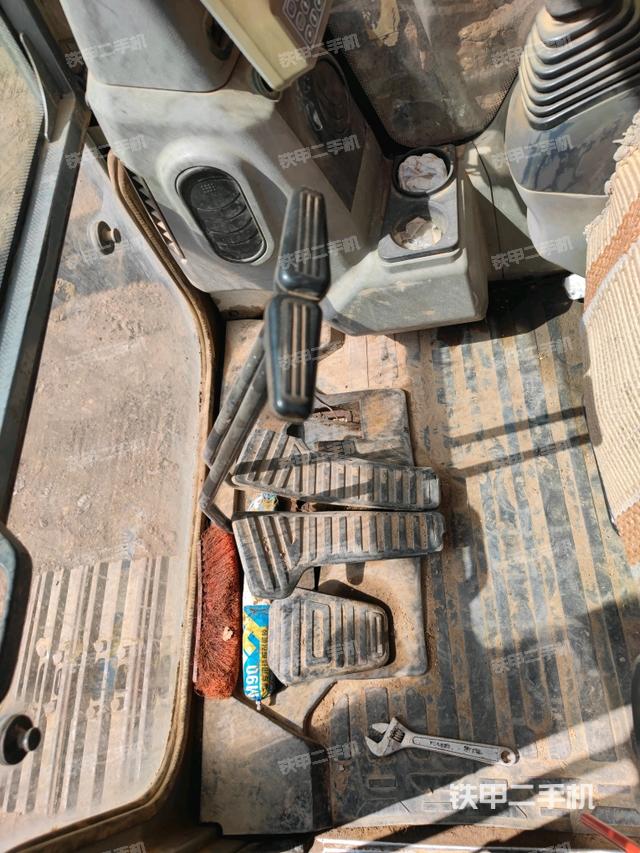 后窗玻璃角標(biāo)（駕駛室部分）