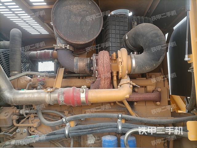 发动机右侧（整机外观及大件）