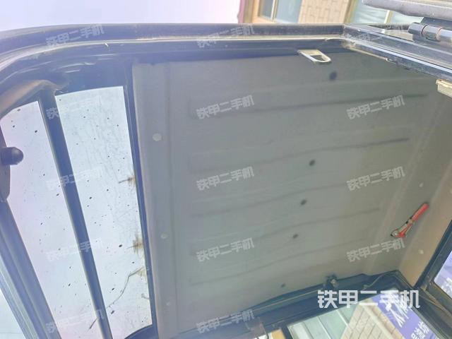 驾驶室顶部（整机外观）