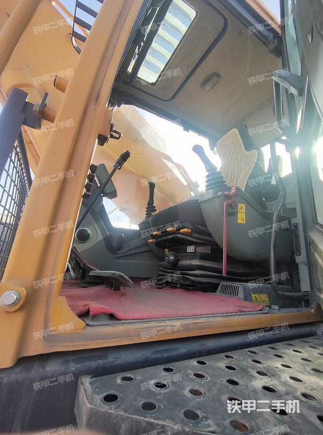 驾驶室整体（整机外观）