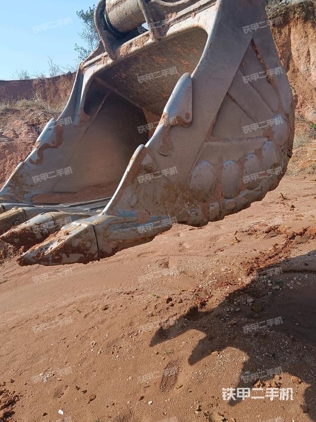 鏟斗45度(工作和回轉(zhuǎn)裝置) 鏟斗45度(工作和回轉(zhuǎn)裝置)