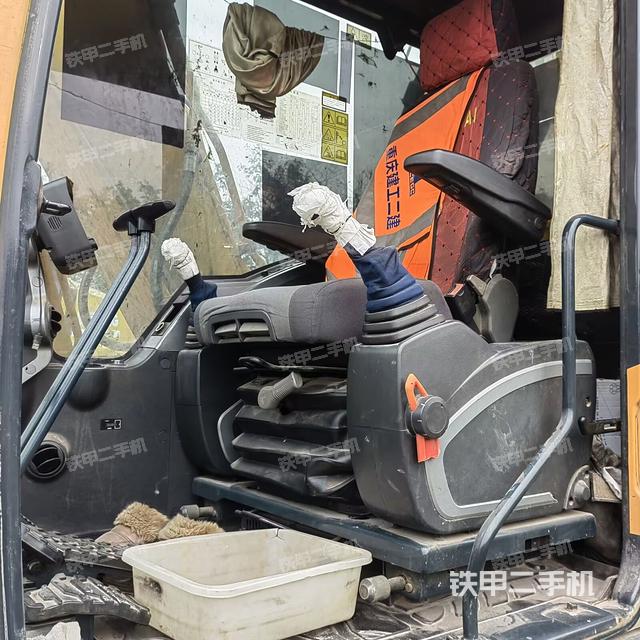 驾驶室整体（整机外观）