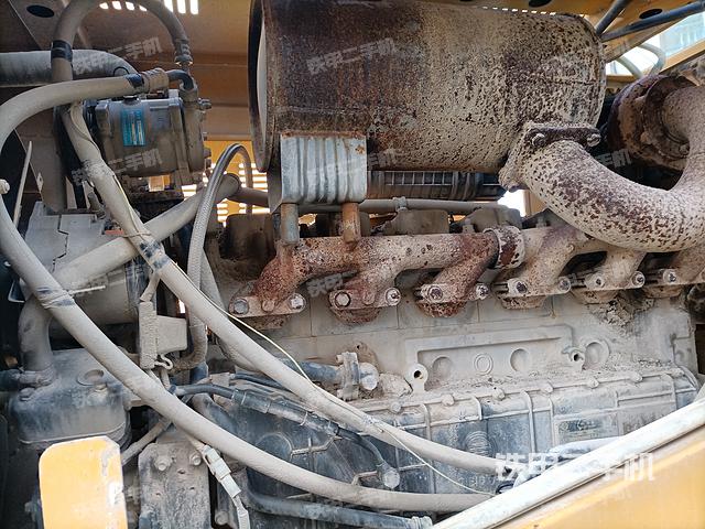 发动机左侧（整机外观及大件）