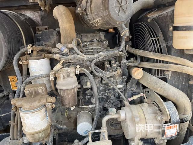 回转马达和主控阀（整机外观）