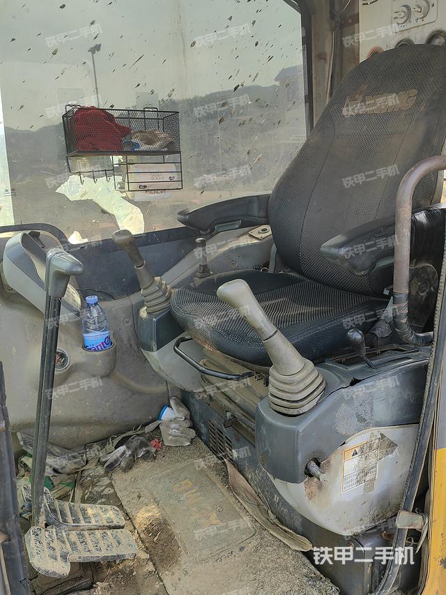 驾驶室整体（整机外观）