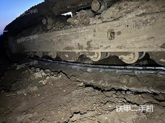 单侧履带整体（整机外观）