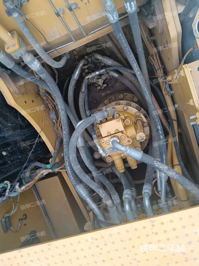 回轉(zhuǎn)馬達(dá)（上車部件）