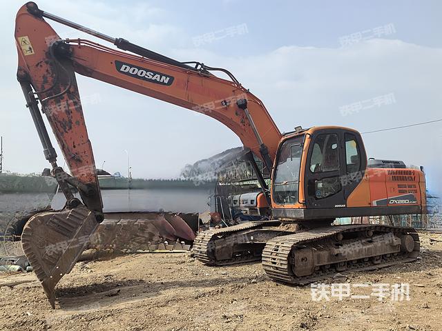 斗山DX220LC-9C挖掘机
