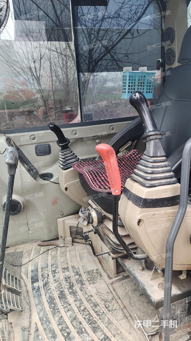 驾驶室整体（整机外观）