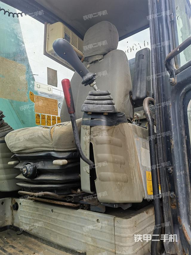 驾驶室整体（整机外观）