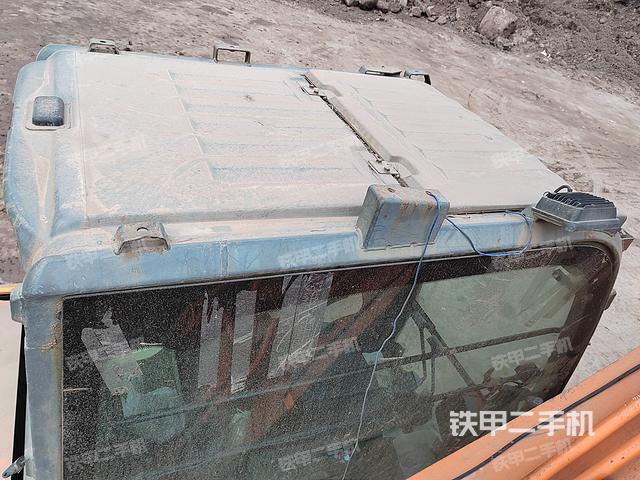 驾驶室顶部（整机外观）